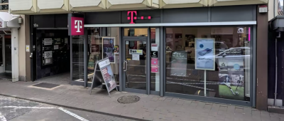 Trio stiehlt Handys aus Telekom-Shop in St. Ingbert - Verfolger gesucht