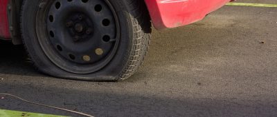 Reifenstecher in Friedrichsthal unterwegs: Sieben Fahrzeuge beschädigt