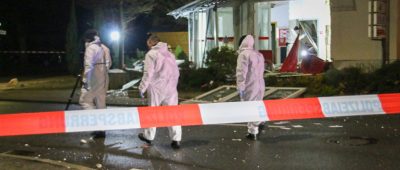 Geldautomaten-Sprengung in Neunkirchen: Täter flüchten mit Beute - dunkles Fahrzeug gesucht