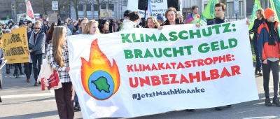 Medizinischer Notfall bei Klimastreik in Saarbrücken - Demo abgebrochen