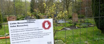 Sarg verschwindet in über zehn Meter tiefem Loch: Stollen auf Friedhof in Dudweiler eingebrochen