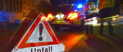 Unfall in Saarbrücken: Autofahrerin (28) fährt über mehrere rote Ampeln und erfasst Fußgänger