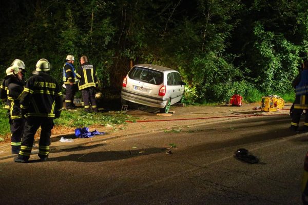 Ein tödlicher Verkehrsunfall hat sich in der Nacht von Sonntag (07.08.2016) auf Montag in Berus ereigenet. Foto: Becker & Bredel