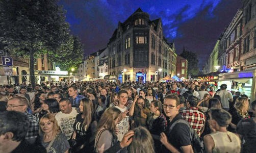 Das Nauwieser Fest zieht auch viele Nicht-Saarbrücker im Sommer in die Landeshauptstadt. Foto: Becker&Bredel