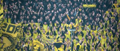Die Fans standen hinter ihrem BVB. Foto: Bernd Thissen/dpa.