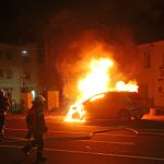 In der Nacht zu Mittwoch brannte ein Wagen in der Püttlinger Innenstadt komplett aus. Foto: Becker & Bredel