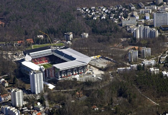 Im Fritz-Walter-Stadion wird es 2024 keine EM-Spiele geben. Foto: Ronald Wittek dpa/lrs.