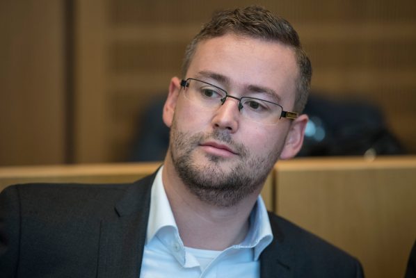 AfD-Spitzenkandidat Sebastian Münzenmaier muss sich vor Gericht verantworten. Foto: Boris Roessler/dpa-Bildfunk.