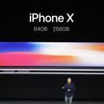 Phil Schiller bei der Vorstellung des neuen iPhone X. Foto: Marcio Jose Sanchez/AP/dpa-Bildfunk.