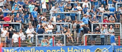 Die FC-Fans plagt in Völklingen das Heimweh nach dem Ludwigspark. Foto: Becker&Bredel