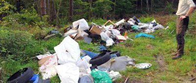 Ähnlich wie hier im Waldgebiet Eichenkopf in Großrosseln wurde jetzt auch in Kleinblittersdorf illegal Müll abgelagert. Foto: BeckerBredel