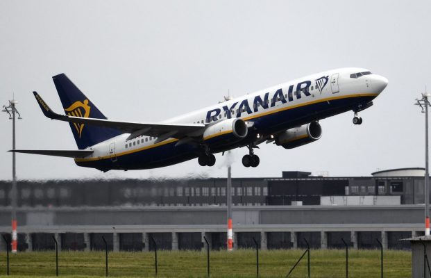 Ryanair verkleinert die Zahl seiner am Hunsrück-Flughafen Hahn stationierten Flugzeuge. (Foto:dpa)