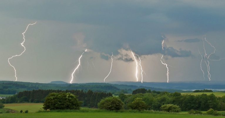 Erneut sind im Saarland schwere Gewitter zu erwarten. Symbolfoto: obs/WetterOnline Meteorologische Dienstleistungen GmbH/dpa-Bildfunk.