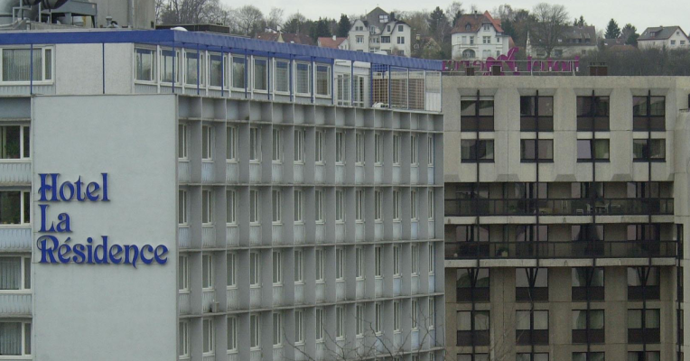 Das ehemalige Hotel La Résidence in Saarbrücken wird aktuell renoviert. Für 2019 ist die Neueröffnung geplant. Foto: BeckerBredel
