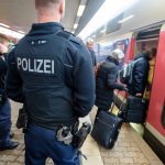 Einsatz für die Bundespolizei das Waffenverbot am Hauptbahnhof in Saarbrücken. Symbolfoto: Oliver Dietze/dpa-Bildfunk.