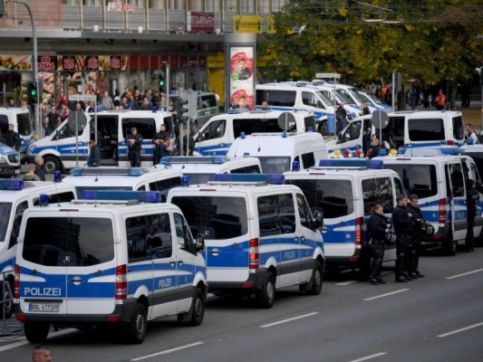 Die Polizei im Saarland klagt über mangelnde Bewerberzahlen. Symbolfoto: Hendrik Schmidt