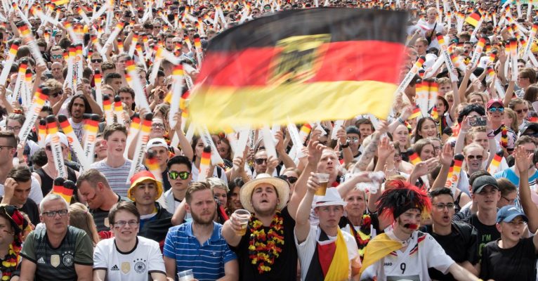 Deutschland trägt zum vierten Mal ein großes Turnier aus. Archivfoto: Bernd von Jutrczenka/dpa-Bildfunk.