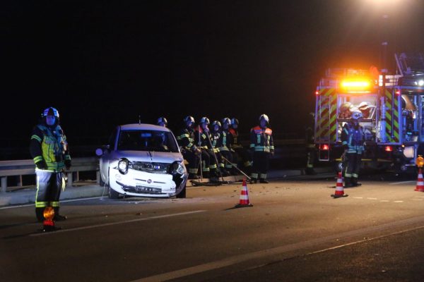 Sperrung der A6 zwischen Neunkirchen und Homburg aufgrund eines Unfall. Foto: Brandon-Lee Posse