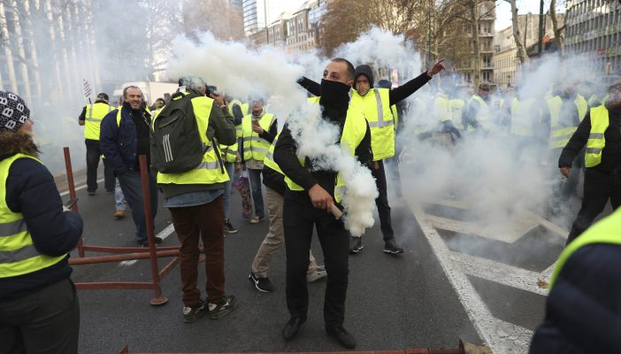 Auch in Belgien, Deutschland und dem Saarland kam es schon zu Protesten der "Gilets Jaunes". Foto: Francisco Seco/dpa-Bildfunk