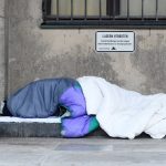 Obdachlose brauchen im Winter vor allem warme Kleidung. Ihr könnt helfen! Symbolbild: Tobias Hase/dpa-Bildfunk
