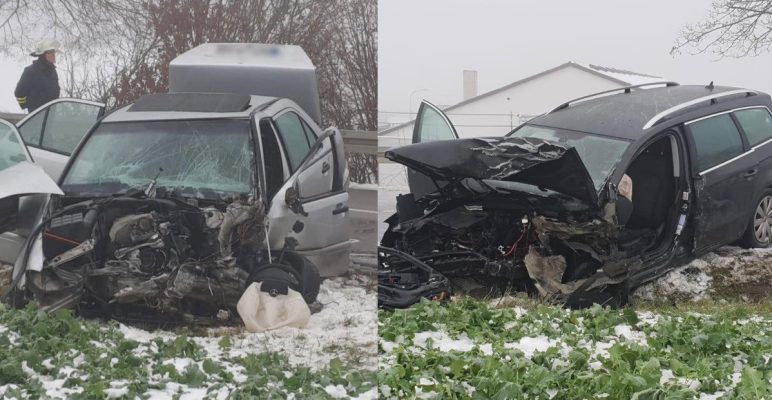Die beiden Fahrzeuge krachten frontal ineinander. Die drei Insassen des Mercedes (links) und der Fahrer des Volkswagen wurden verletzt. Foto: Brandon-Lee Posse/SOL.DE.
