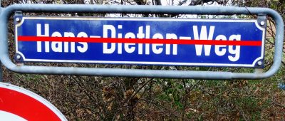 Der Hans-Dietlen-Weg in Saarbrücken St. Arnual heißt jetzt Oscar-Groß-Weg. Foto: BeckerBredel