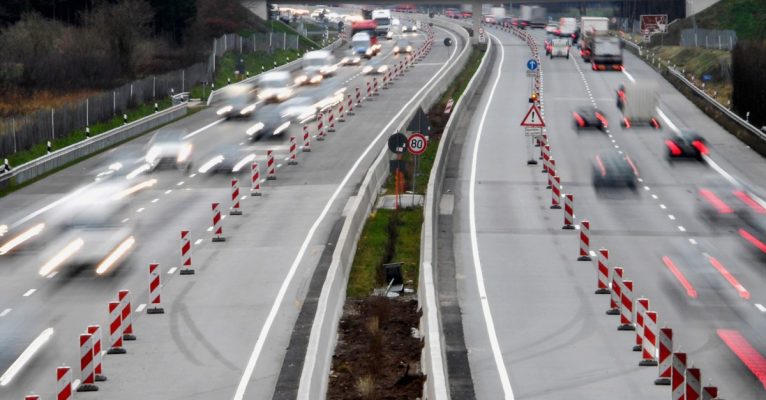 Auf saarländischen Autobahnen soll es im kommenden Jahr weniger Baustellen geben. Symbolfoto: Carsten Rehder/dpa-Bildfunk
