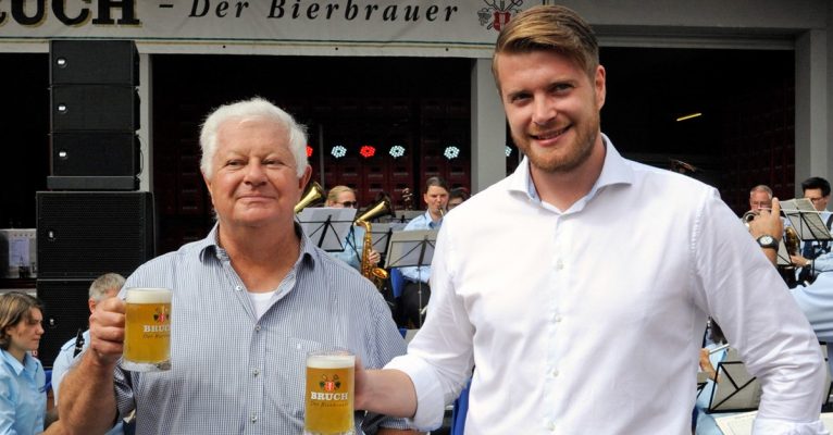Thomas Bruch und sein Sohn Lukas wollen die Brauerei mithilfe von einem Kredit wieder nach vorne bringen. Archivfoto: BeckerBredel