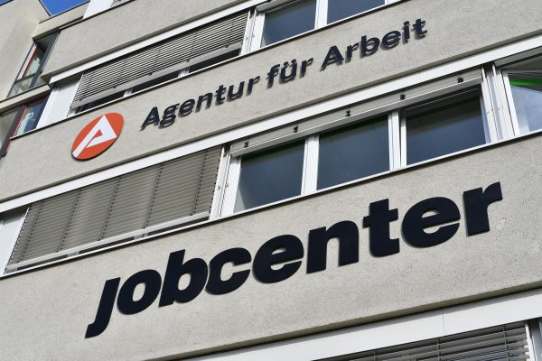 Im Saarland waren im Januar 2019 mehr Menschen arbeitslos gemeldet als noch im Vormonat. Symbolfoto: Jens Kalaene/dpa-Bildfunk.