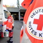 Ein 17-Jähriger hat im Saarlouiser Stadtteill Roden einen Rettungssanitäter angegriffen. Symbolfoto: Bernd Weissbrod/dpa-Bildfunk.