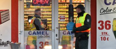 Ein bisher Unbekannter überfiel am Donnerstagabend einen Tabakladen in Naßweiler. Symbolfoto: BeckerBredel