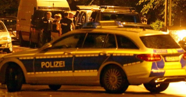 Die Polizei konnte den Mann vor einer Gaststätte in der Saarlouiser Altstadt festnehmen. Symbolfoto: BeckerBredel.