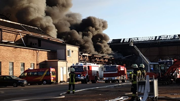 Aktuell Großbrand in Homburg. Foto: Brandon-Lee Posse