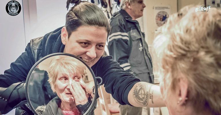 Die Barber Angels schneiden Obdachlosen und Bedürftigen kostenlos die Haare. Foto aus Saarlouis: Billart