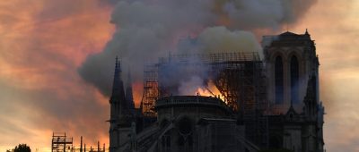 Der Brand in der Kathedrale Notre-Dame ist unter Kontrolle. Foto: Julien Mattia/Le Pictorium Agency via ZUMA/dpa.