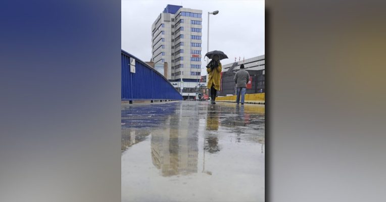 Ab Mittwochnachmittag (24. April 2019) soll es im Saarland zwar warm bleiben. Doch Wetter-Experten sagen Regen, mögliche Gewitter sowie Sturmböen hervor. Symbolfoto: BeckerBredel