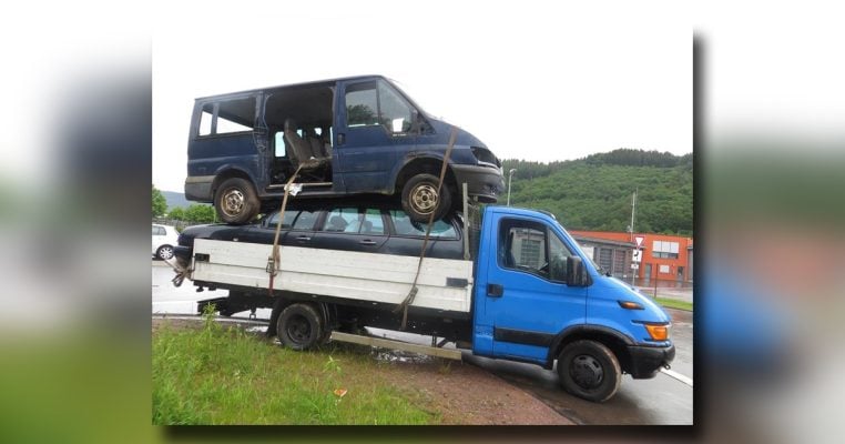Der Fahrer dieses Lasters war nicht nur betrunken. Foto: Polizeiinspektion Saarburg.