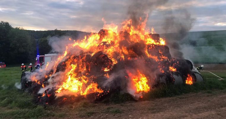 Erst Anfang der Woche brannten rund 100 Heuballen bei Tholey. Foto: Daniel Gisch/Feuerwehr.