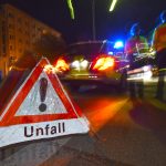 Nach einem schweren Unfall in Saarlouis, stellte sich der Unfallfahrer laut SOL.DE-Informationen nun bei der Polizei. Symbolfoto: Patrick Seeger/dpa