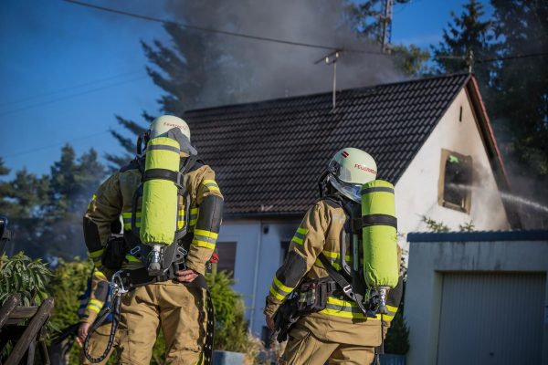 In Wadgassen kam es am heutigen Mittwoch zu einem Wohnhausbrand. Foto: Laszlo Pinter