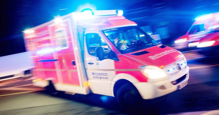 Vier Saarländer sowie eine schwangere Frau wurden bei dem Unfall verletzt. Symbolfoto: Marcel Kusch/dpa-Bildfunk.