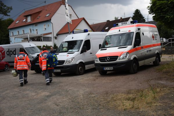 Auch das Deutsche Rote Kreuz (DRK) war bei dem Einsatz in Großrosseln vor Ort. Foto: BeckerBredel