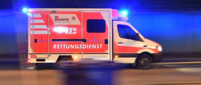 Mit lebensgefährlichen Verletzungen wurde ein 27-Jähriger nach einem Unfall bei Lebach ins Krankenhaus gebracht. Symbolfoto: Boris Roessler/dpa-Bildfunk.