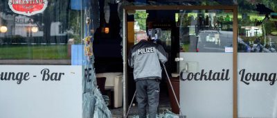 Vor einer Shisha-Bar in Alt-Saarbrücken explodierte im Sommer 2016 eine Handgranate. Archivfoto: Oliver Dietze/dpa-Bildfunk.