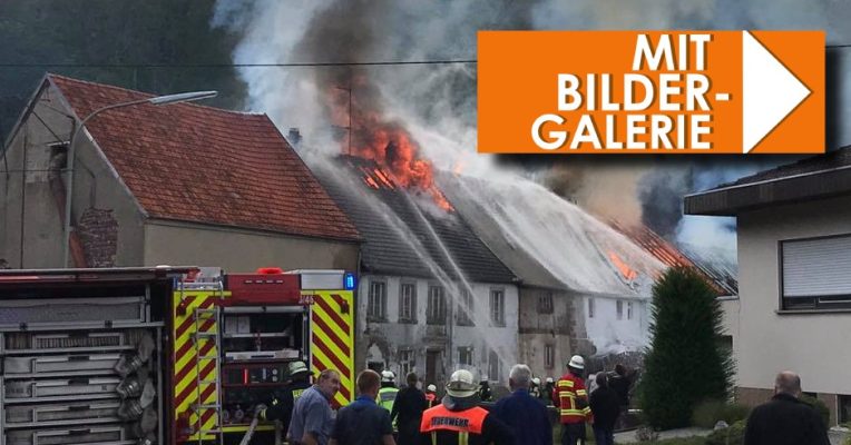 Der Brand auf dem Bauernhof wurde wohl durch einen technischen Defekt ausgelöst. Foto: Dirk Schäfer/Feuerwehren im Landkreis St. Wendel.