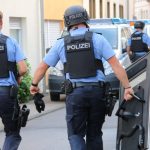 Die Polizei rückte mit einem Großaufgebot in die Langenstrichstraße in Neunkirchen aus. Foto: Brandon-Lee Posse/SOL.DE.