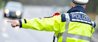 Die Polizei hat für den heutigen Dienstag (27. August 2019) Geschwindigkeitskontrollen auf der A 623 angekündigt. Symbolfoto: Uwe Anspach/dpa-Bildfunk