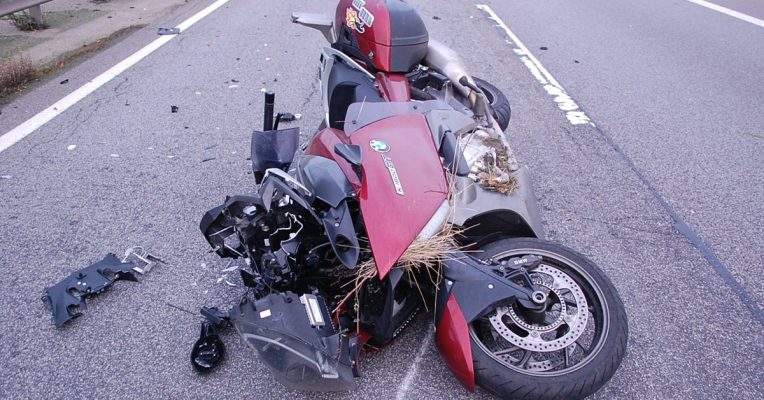 Das bei Zweibrücken verunfallte Motorrad. Foto: Polizei