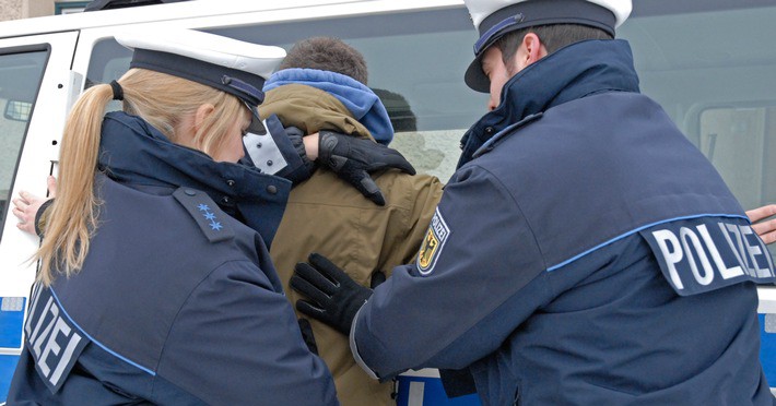 Die saarländische Landesregierung hat Zahlen zu offenen Haftbefehlen veröffentlicht. Symbolfoto: Bundespolizei
