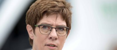 CDU-Chefin Annegret Kramp-Karrenbauer hat Fehler in ihrem ersten Amtsjahr eingeräumt. Foto: Sebastian Kahnert/dpa-Bildfunk